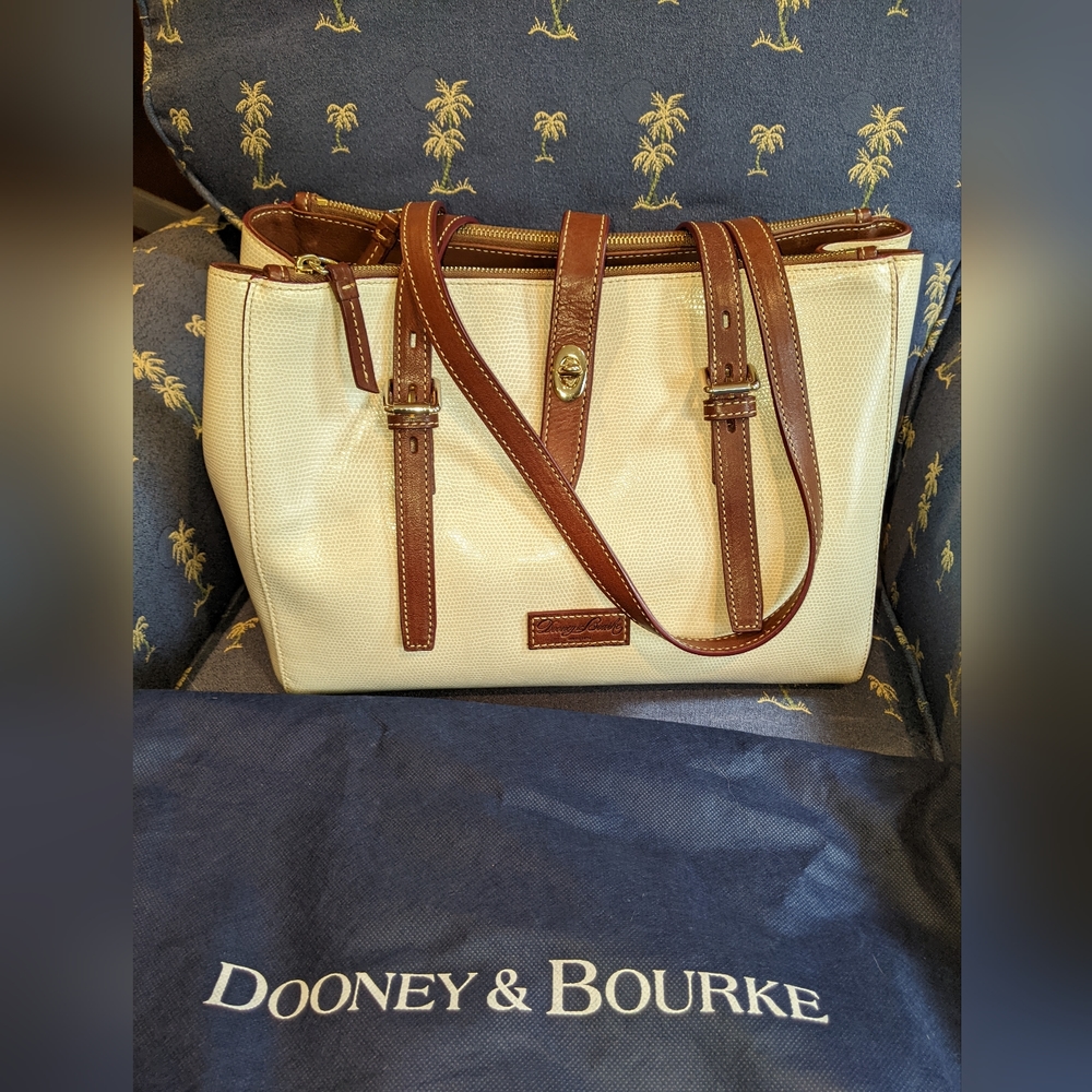 Dooney and Bourke purse